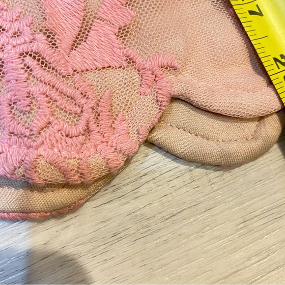 Xenia Boutique Baby Pink Floral Embroidered Lace Dress Size 2 - Form Fitting - Picture 17 of 17